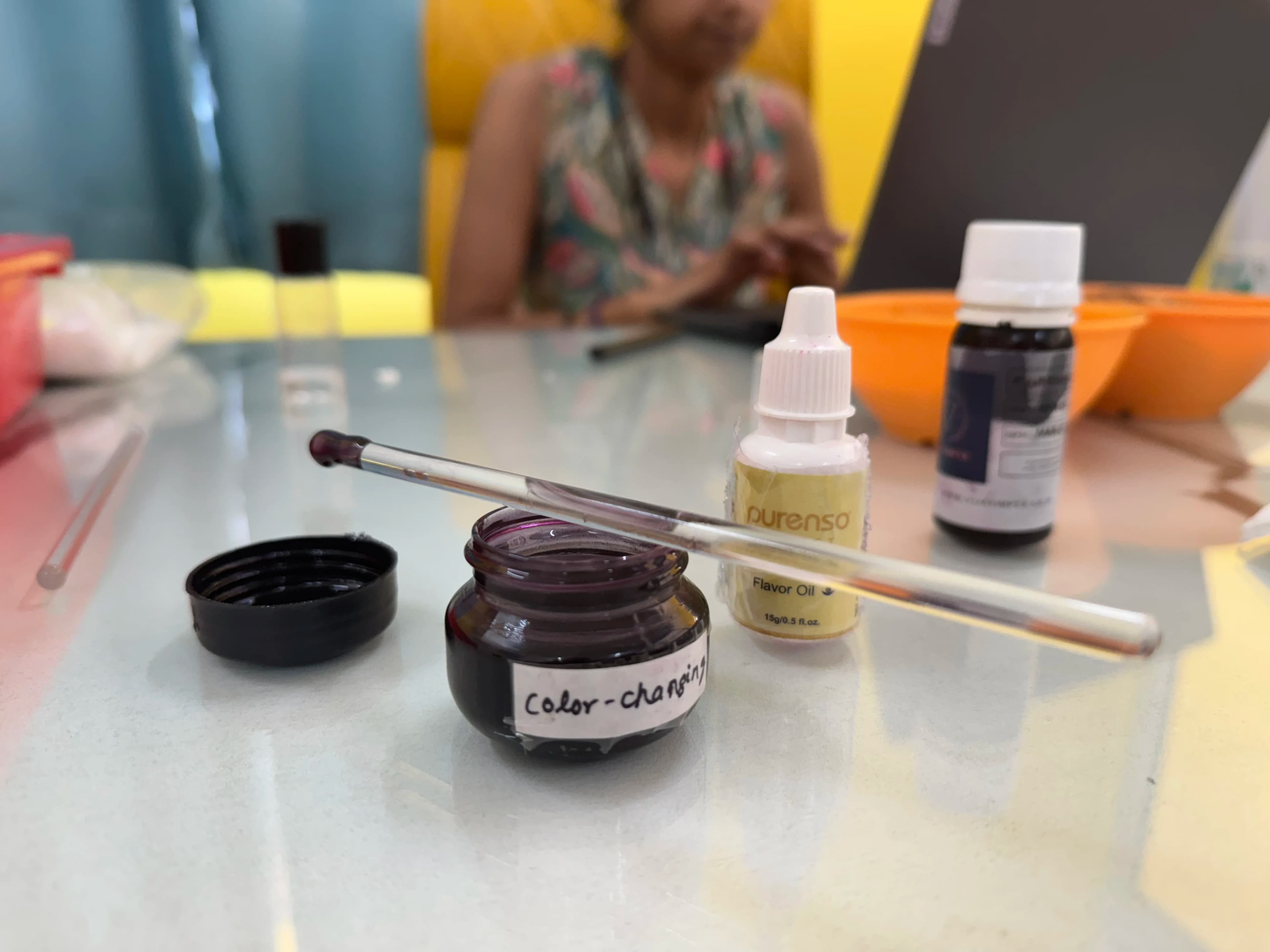 Color-changing lip formula